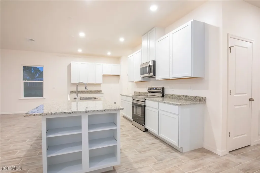 1431 SW 4th Lane Cape Coral FL 33991