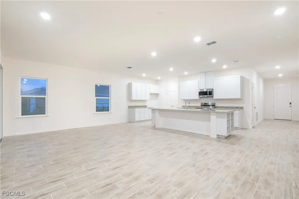 1431 SW 4th Lane Cape Coral FL 33991