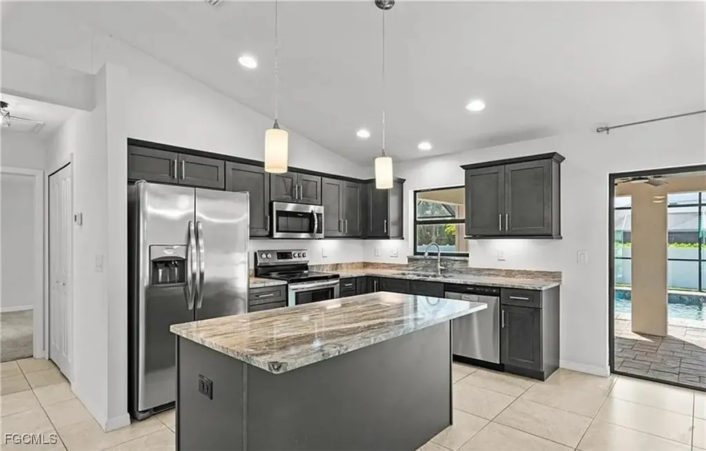 3734 SE 3rd Place Cape Coral FL 33904