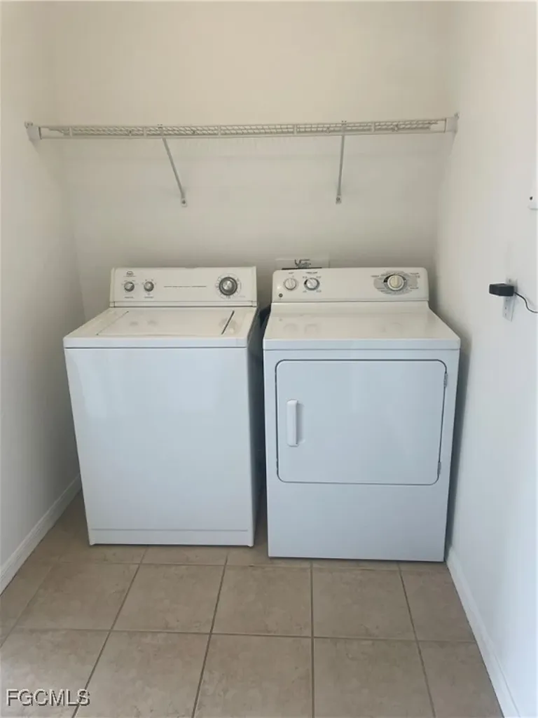 1037 NE 19th Street Cape Coral FL 33909