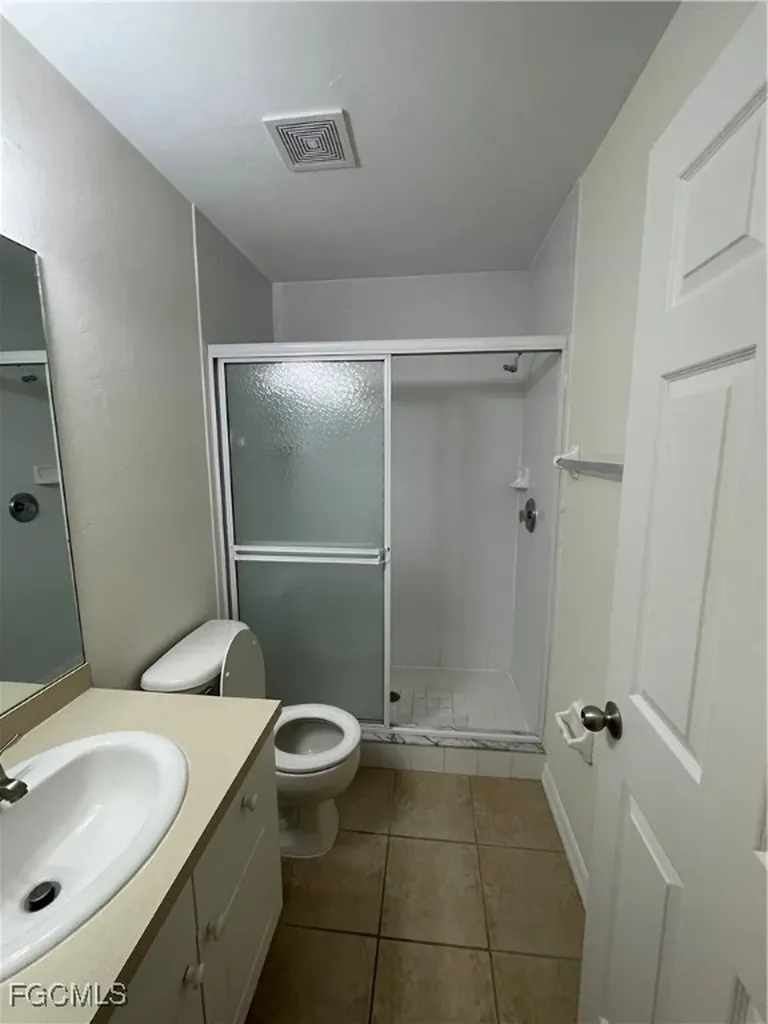 1037 NE 19th Street Cape Coral FL 33909
