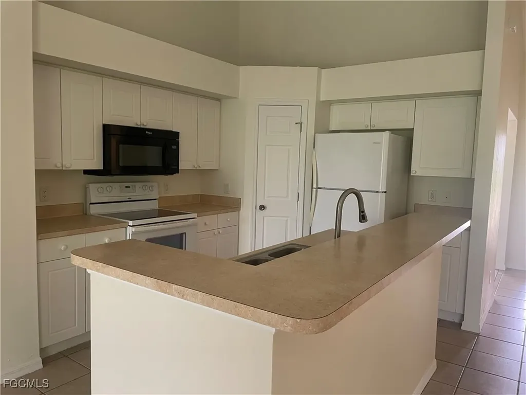 1037 NE 19th Street Cape Coral FL 33909