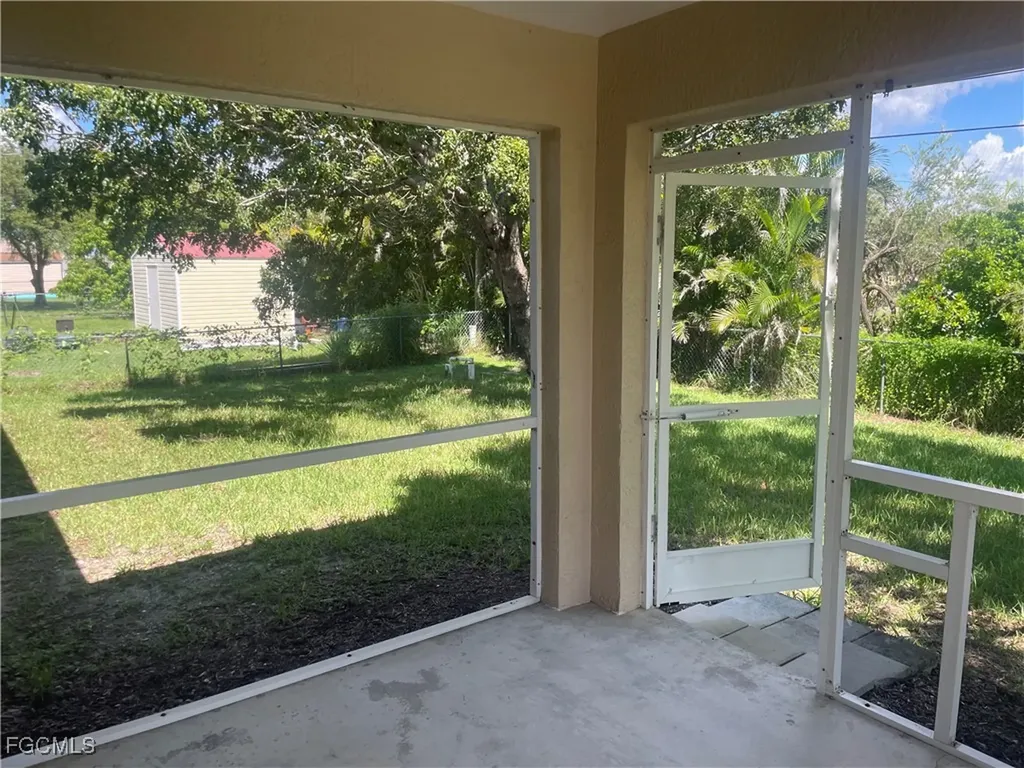 1037 NE 19th Street Cape Coral FL 33909