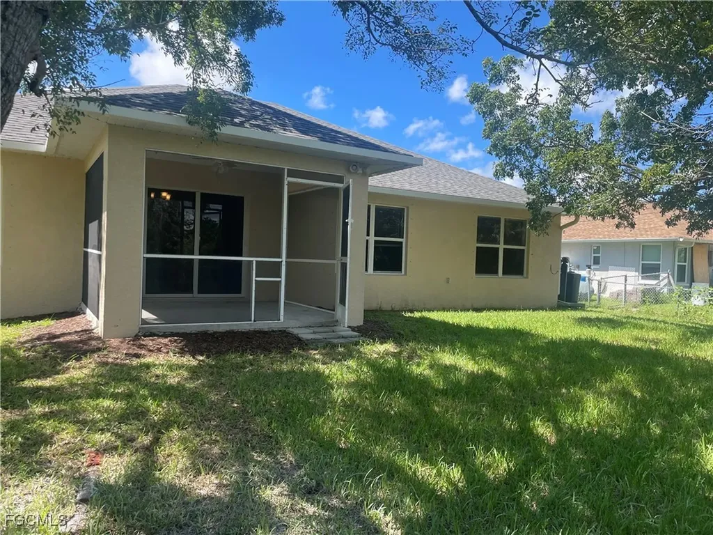 1037 NE 19th Street Cape Coral FL 33909