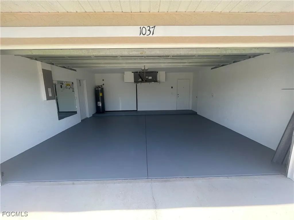1037 NE 19th Street Cape Coral FL 33909