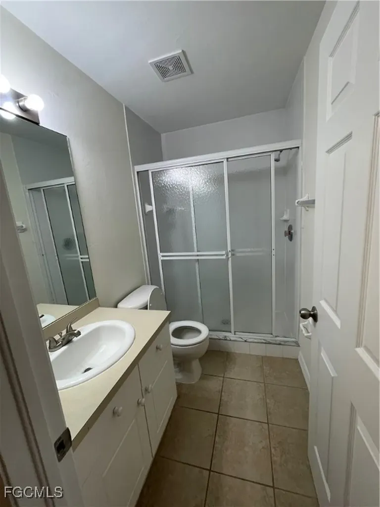 1037 NE 19th Street Cape Coral FL 33909