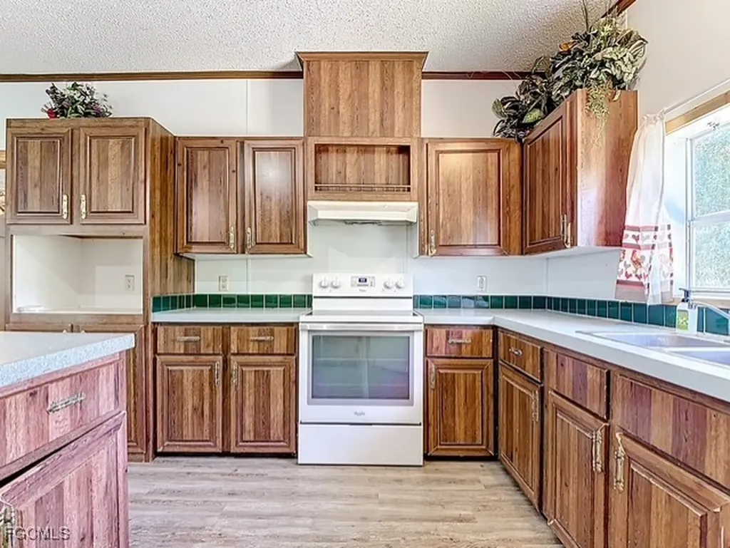 1320 Seminole Avenue Labelle FL 33935