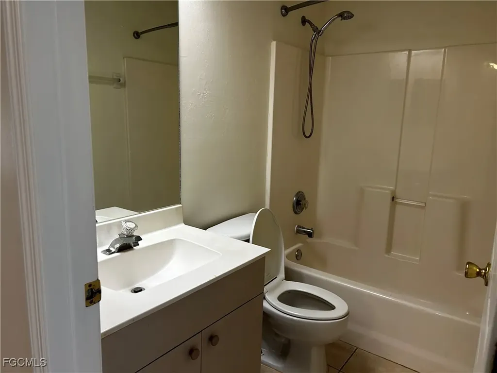 4121 & 4123 SW 7th Place Cape Coral FL 33914