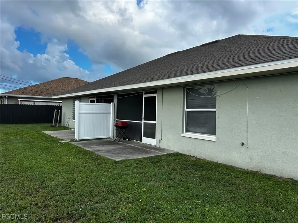 4121 & 4123 SW 7th Place Cape Coral FL 33914
