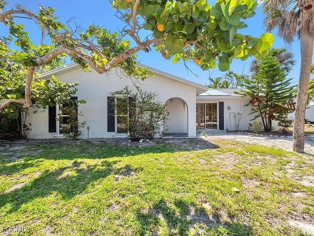 1683 Atlanta Plaza Drive Sanibel FL 33957