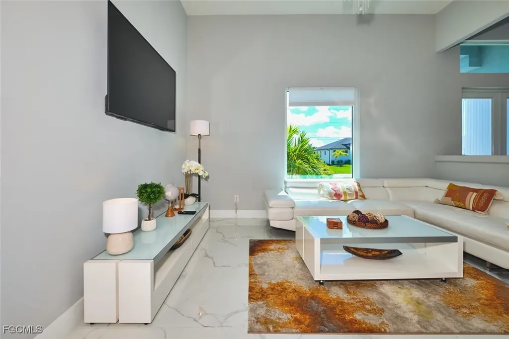 128 SW 31st Place Cape Coral FL 33991