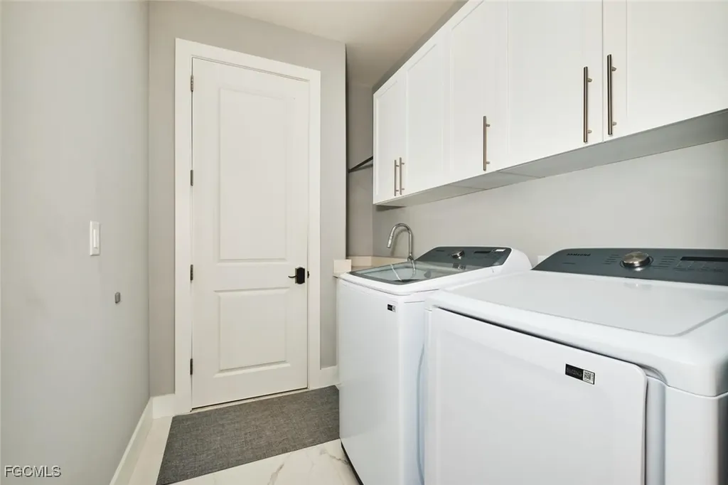 128 SW 31st Place Cape Coral FL 33991