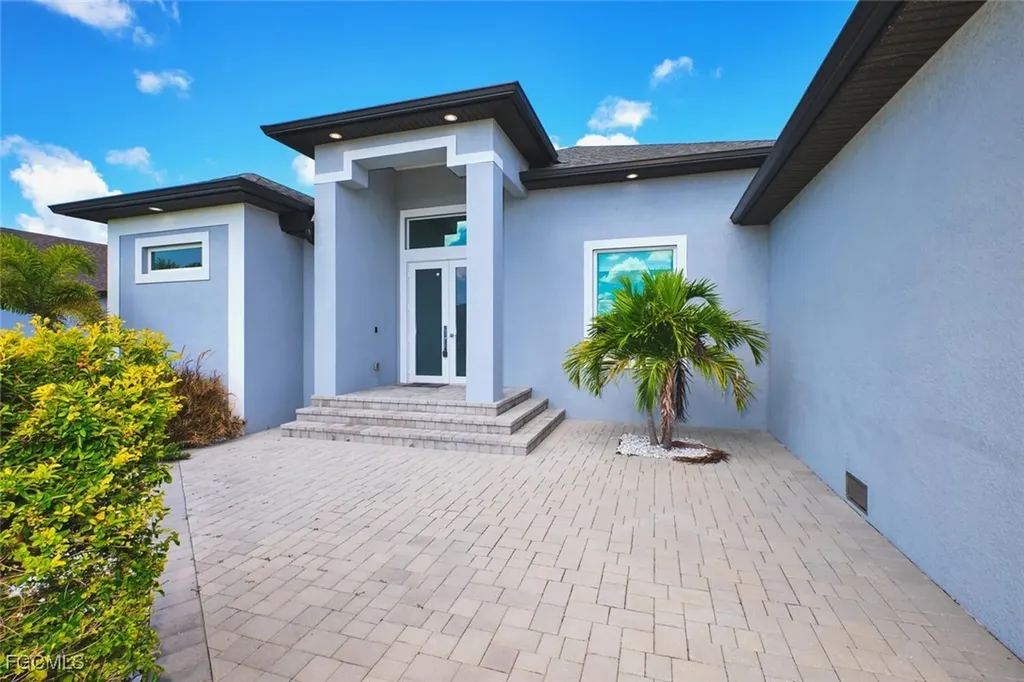 128 SW 31st Place Cape Coral FL 33991