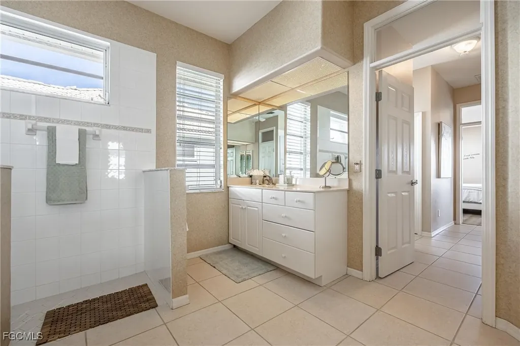 5323 SW 28th Place Cape Coral FL 33914