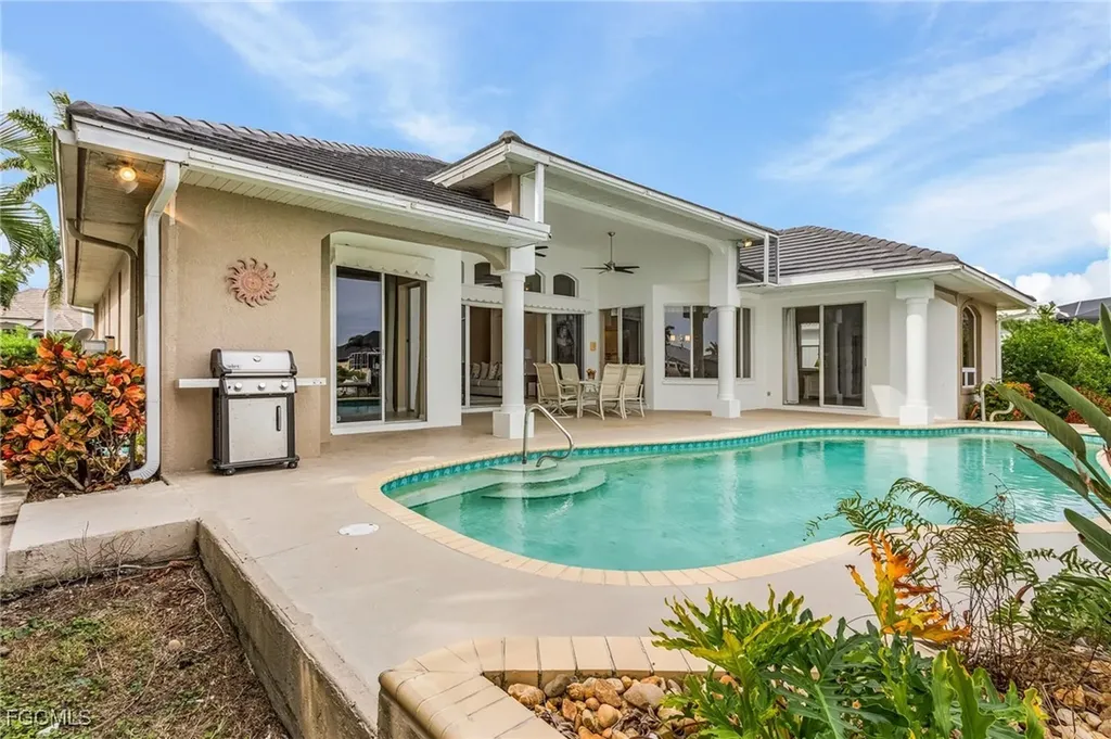 5323 SW 28th Place Cape Coral FL 33914