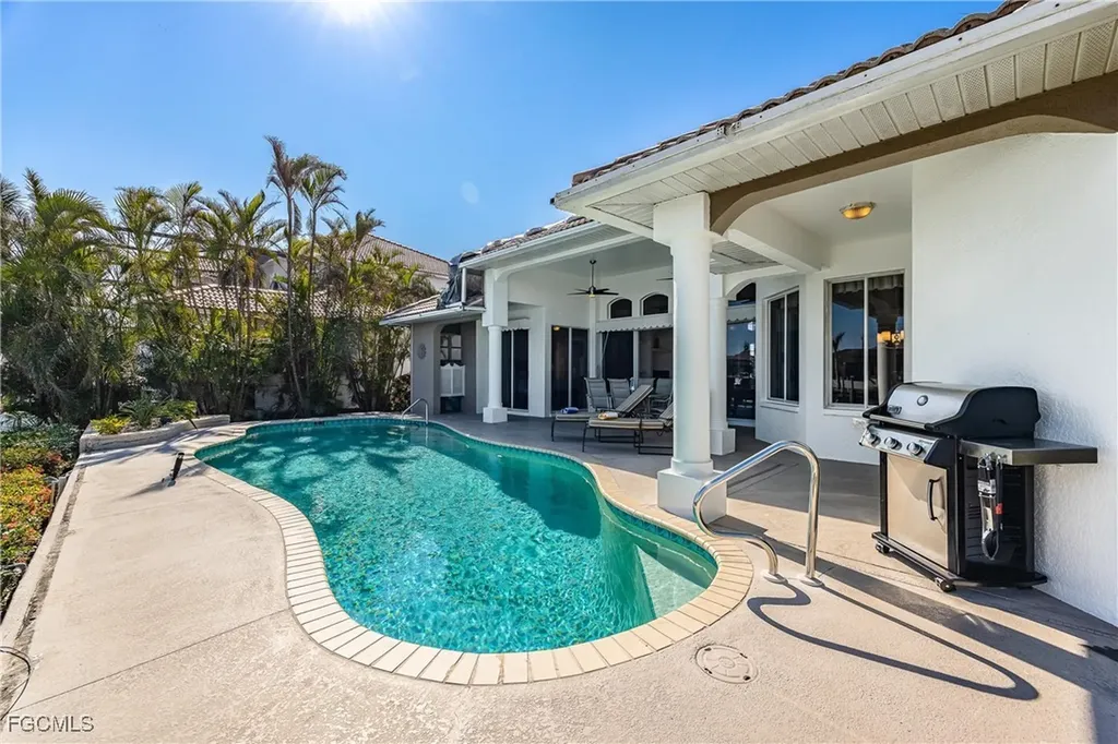 5323 SW 28th Place Cape Coral FL 33914