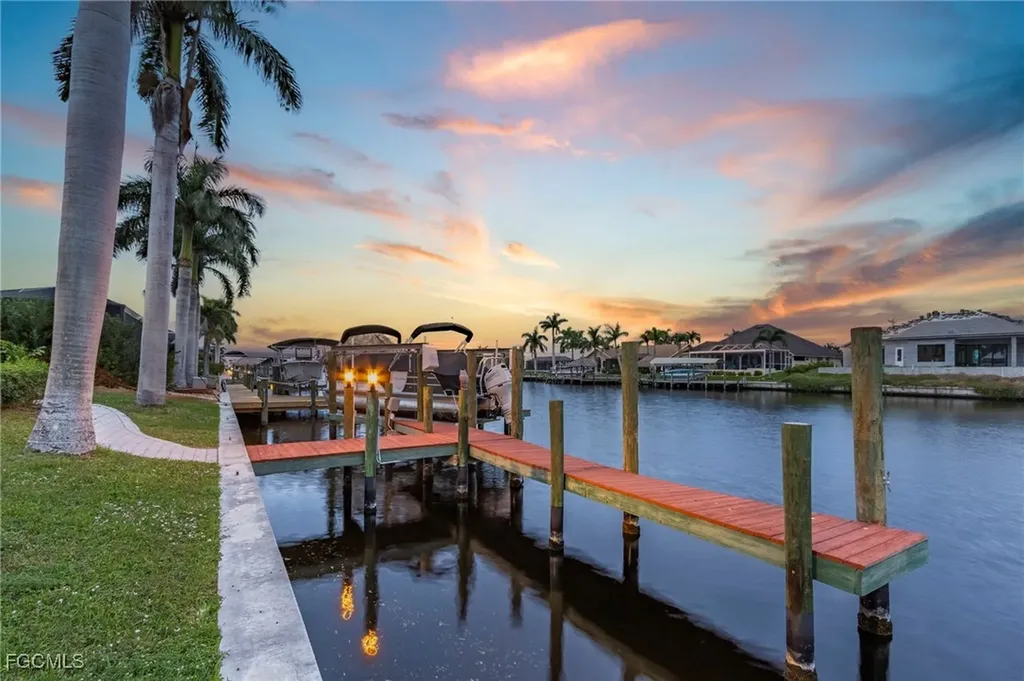 5323 SW 28th Place Cape Coral FL 33914