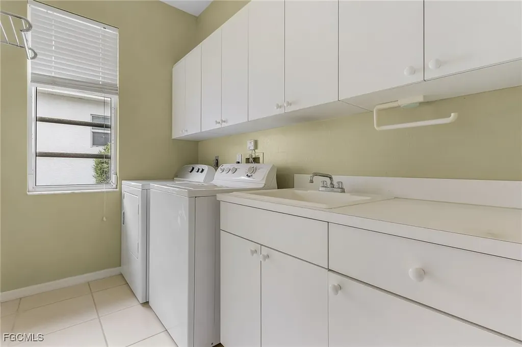 5323 SW 28th Place Cape Coral FL 33914