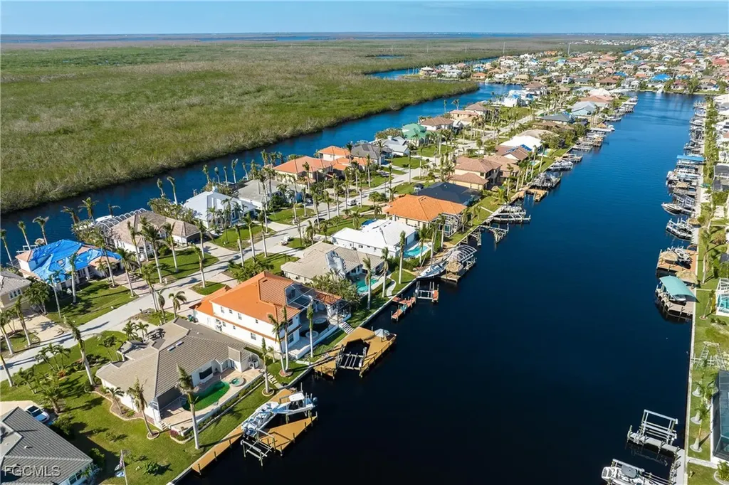 5323 SW 28th Place Cape Coral FL 33914