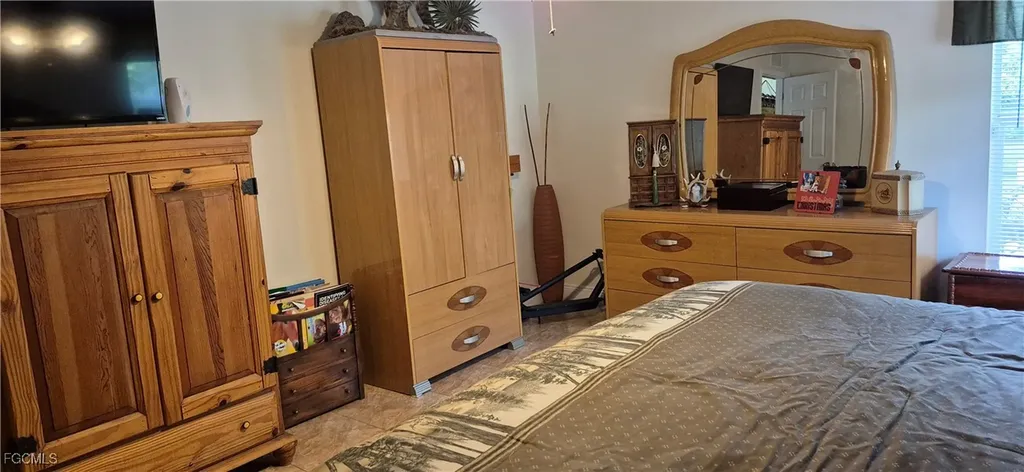 2011 Leroy Avenue Alva FL 33920