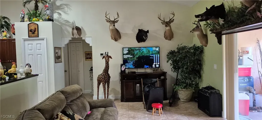 2011 Leroy Avenue Alva FL 33920