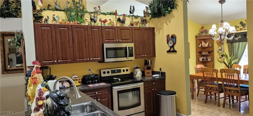 2011 Leroy Avenue Alva FL 33920