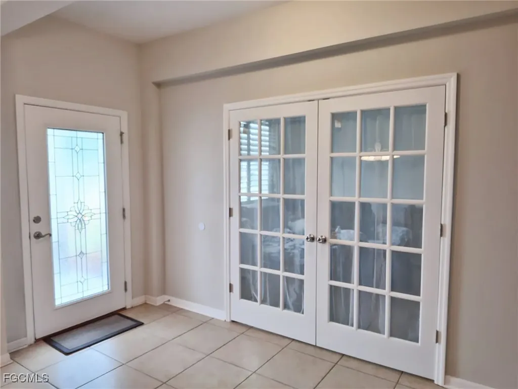 2828 SW 1st Terrace Cape Coral FL 33991