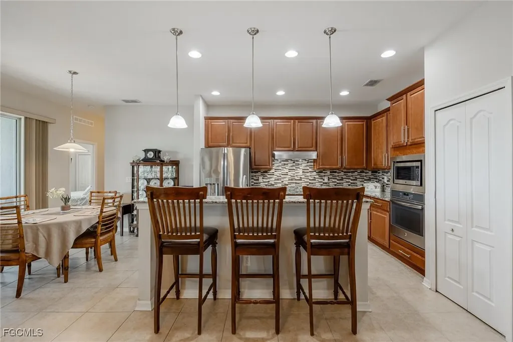 2828 SW 1st Terrace Cape Coral FL 33991