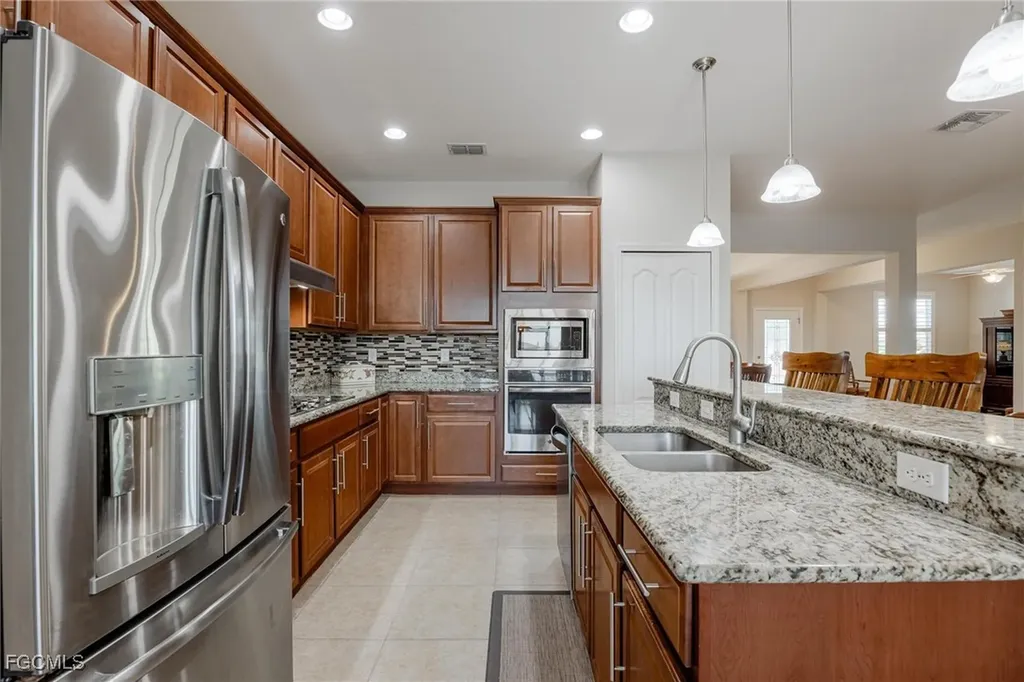 2828 SW 1st Terrace Cape Coral FL 33991