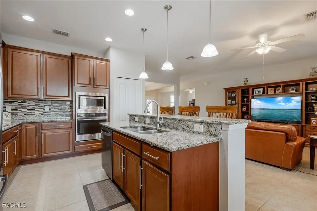 2828 SW 1st Terrace Cape Coral FL 33991