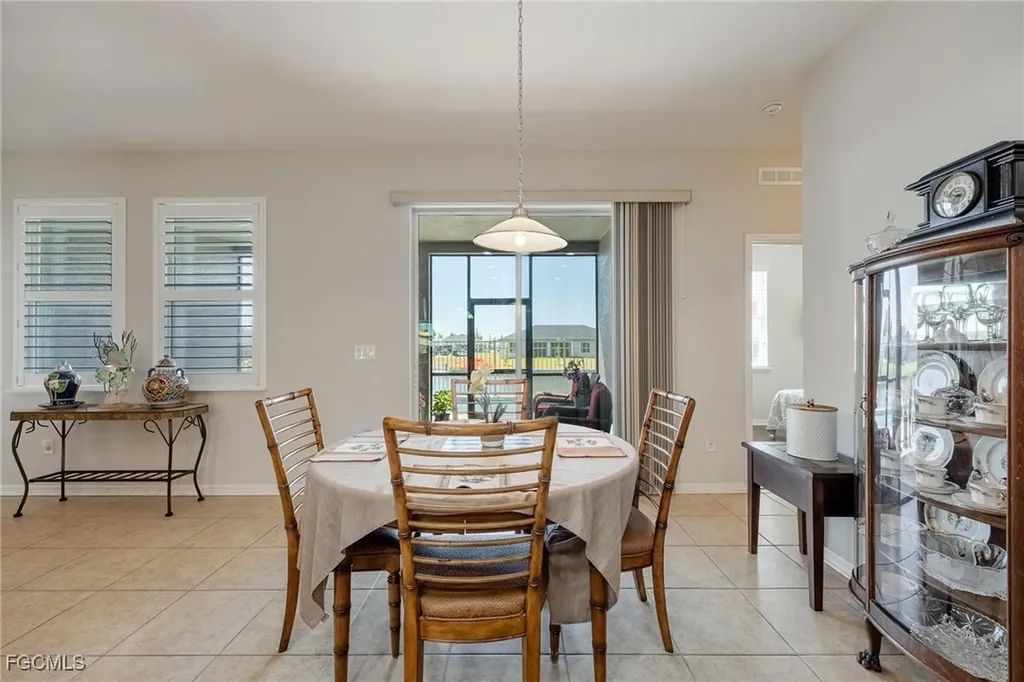 2828 SW 1st Terrace Cape Coral FL 33991