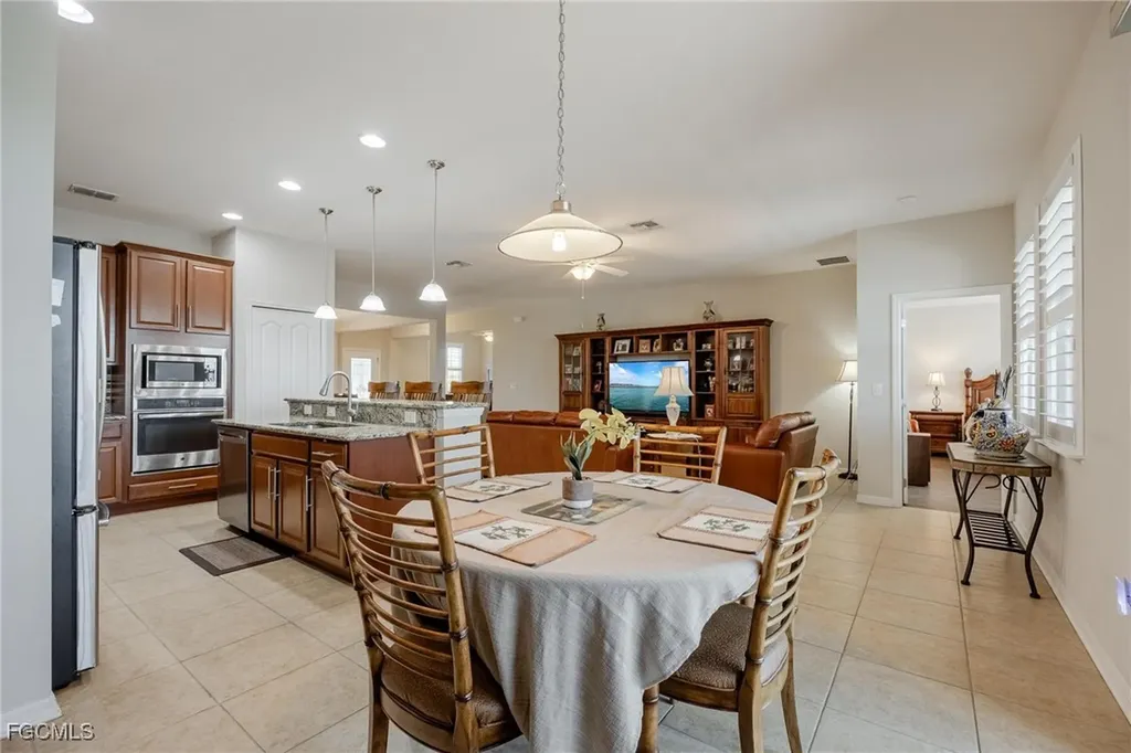 2828 SW 1st Terrace Cape Coral FL 33991