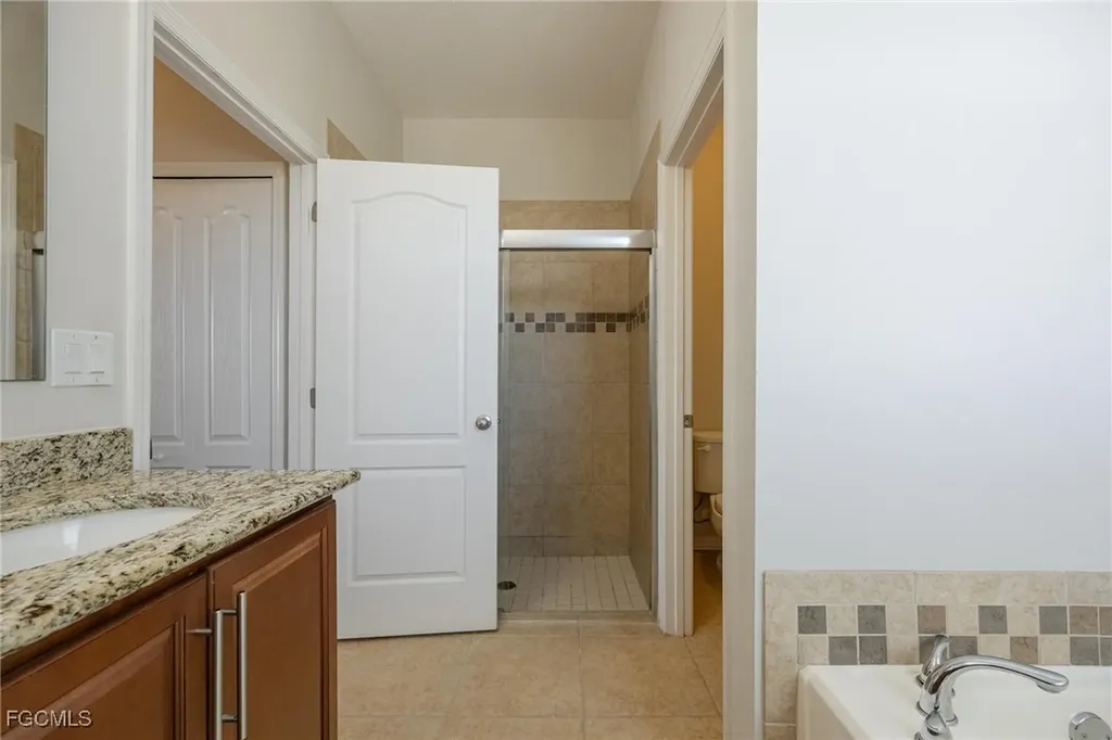 2828 SW 1st Terrace Cape Coral FL 33991