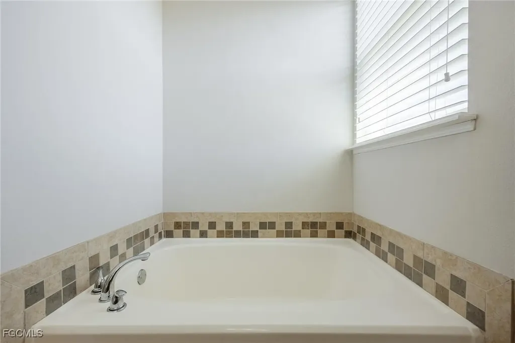 2828 SW 1st Terrace Cape Coral FL 33991