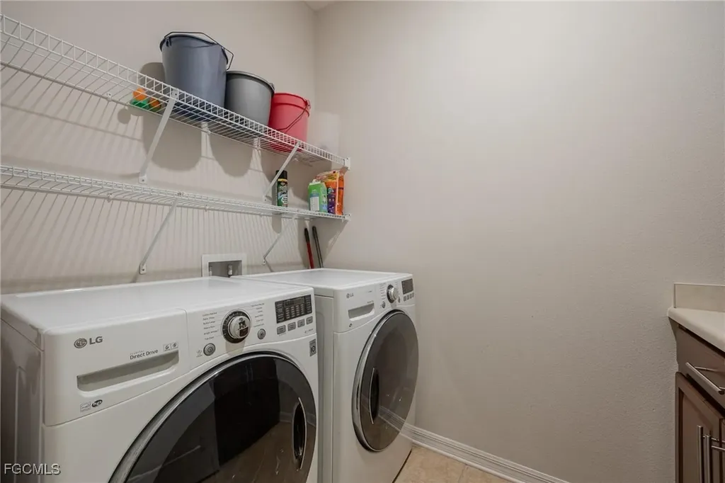 2828 SW 1st Terrace Cape Coral FL 33991