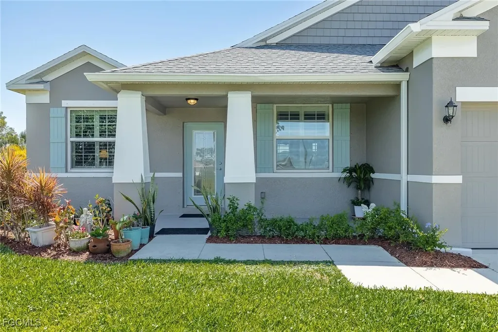 2828 SW 1st Terrace Cape Coral FL 33991