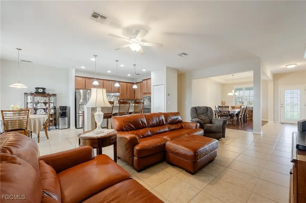 2828 SW 1st Terrace Cape Coral FL 33991