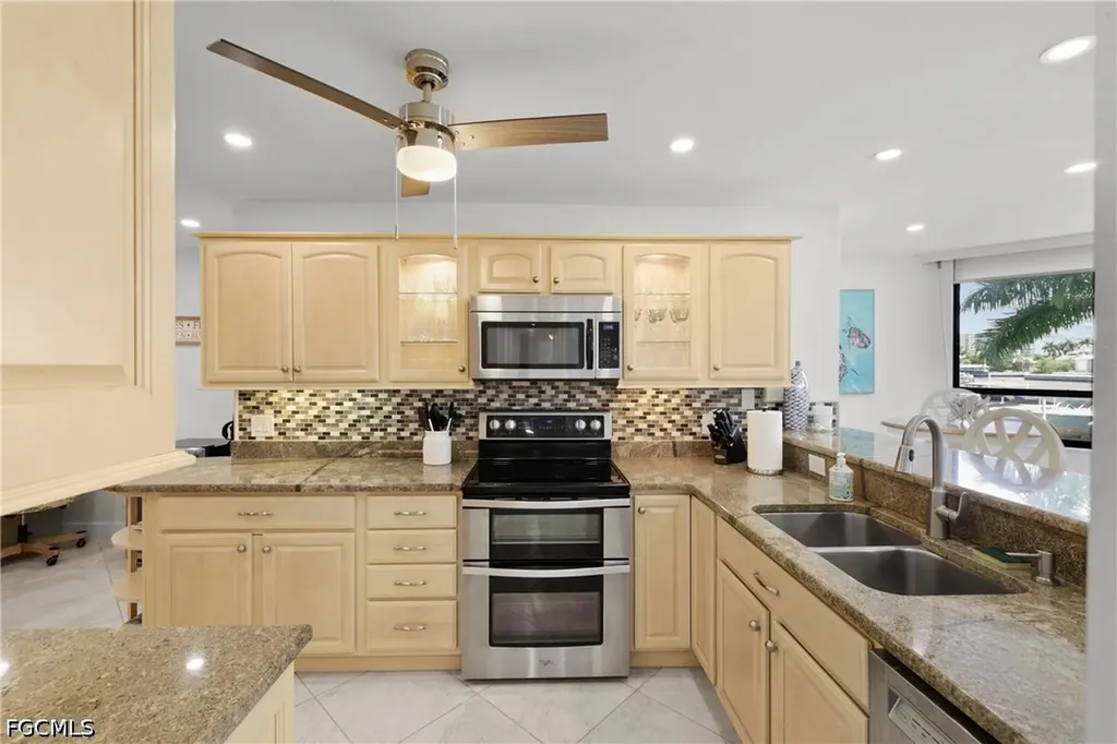 10562 Gulf Shore Drive Naples FL 34108