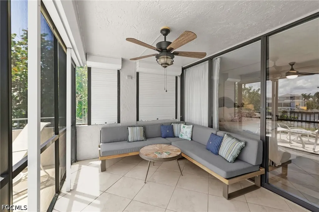 10562 Gulf Shore Drive Naples FL 34108
