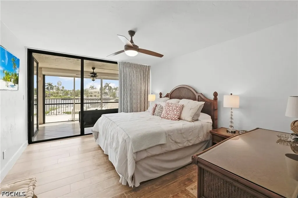 10562 Gulf Shore Drive Naples FL 34108