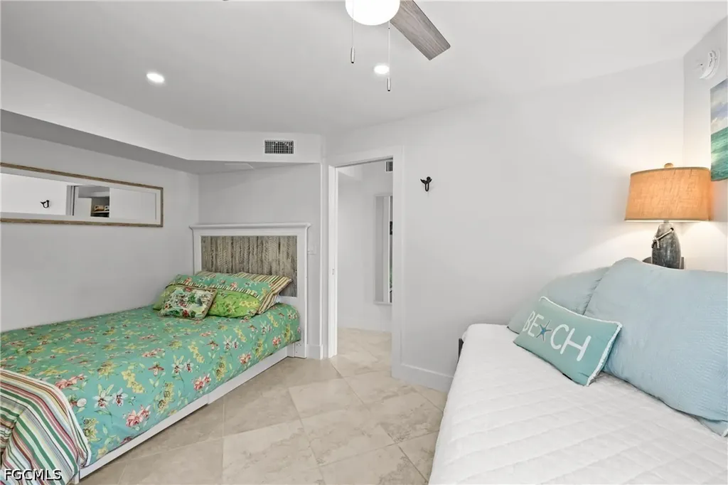 10562 Gulf Shore Drive Naples FL 34108