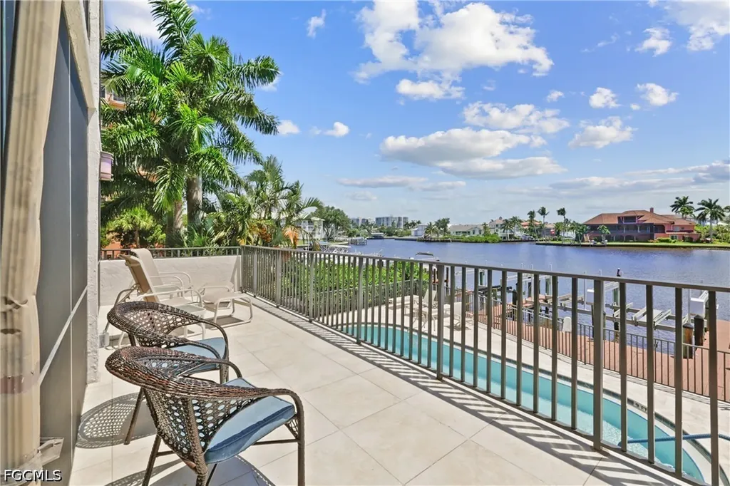 10562 Gulf Shore Drive Naples FL 34108
