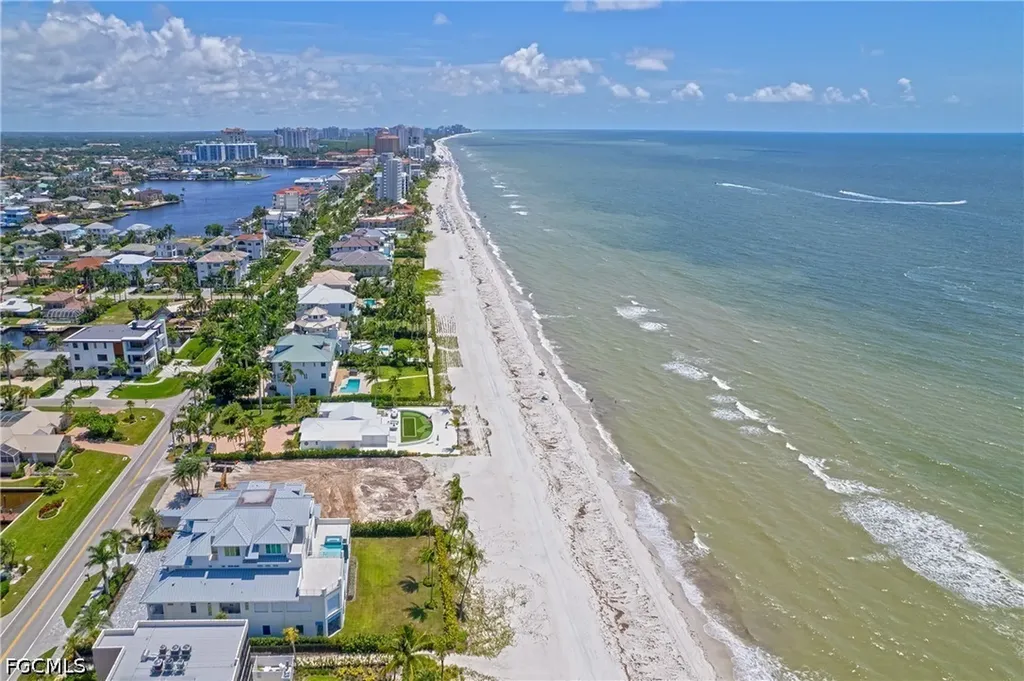 10562 Gulf Shore Drive Naples FL 34108