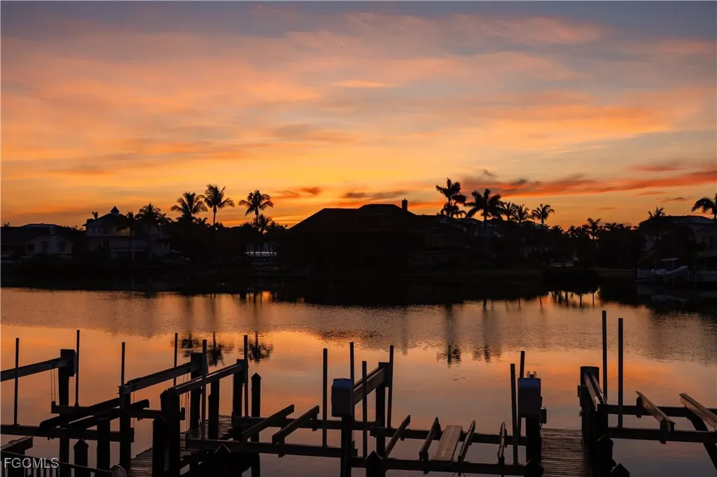 10562 Gulf Shore Drive Naples FL 34108