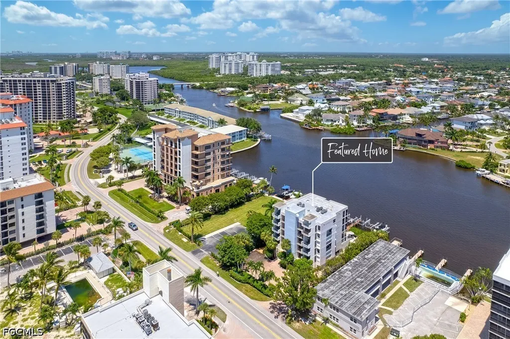 10562 Gulf Shore Drive Naples FL 34108