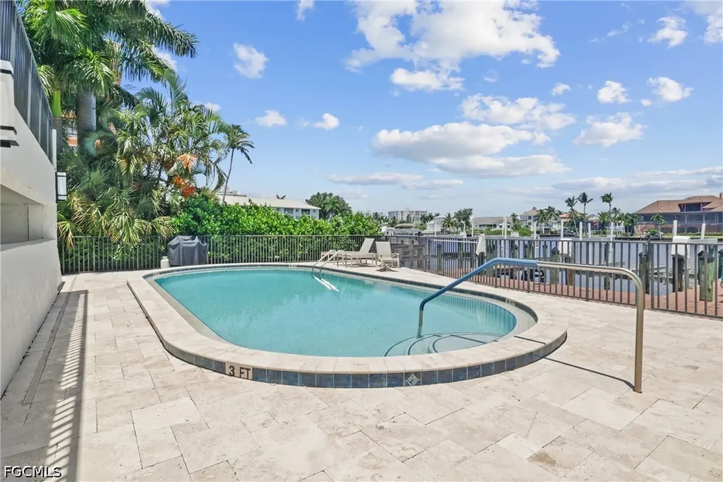10562 Gulf Shore Drive Naples FL 34108