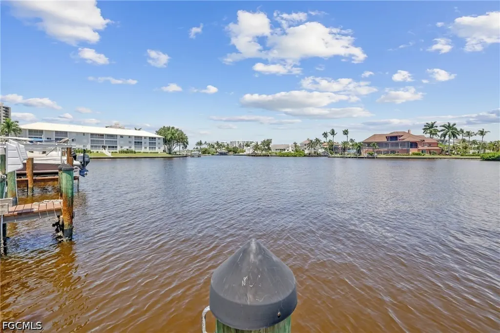 10562 Gulf Shore Drive Naples FL 34108
