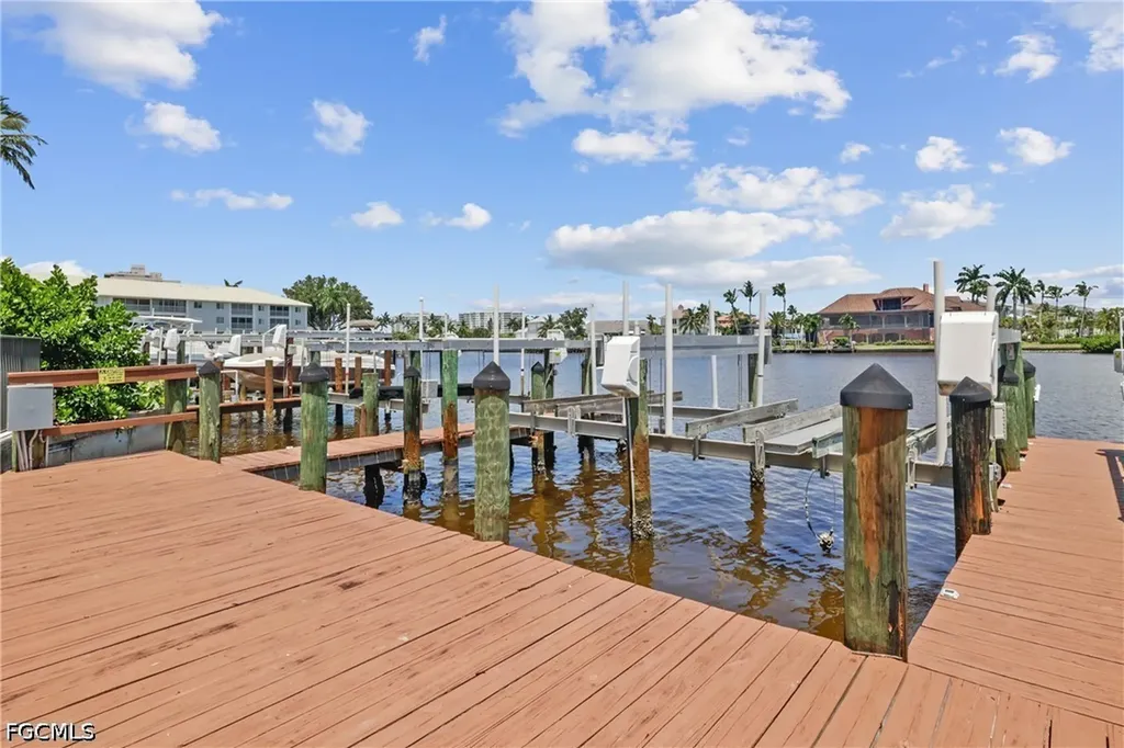 10562 Gulf Shore Drive Naples FL 34108