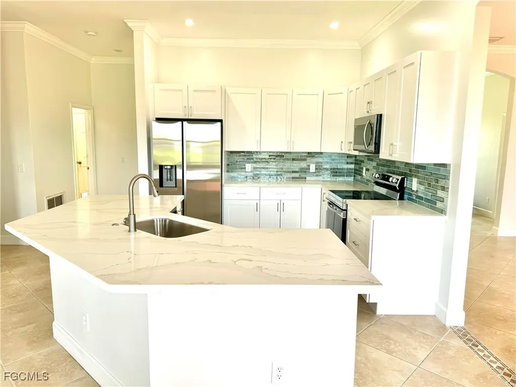 1512 SE 2nd Place Cape Coral FL 33990