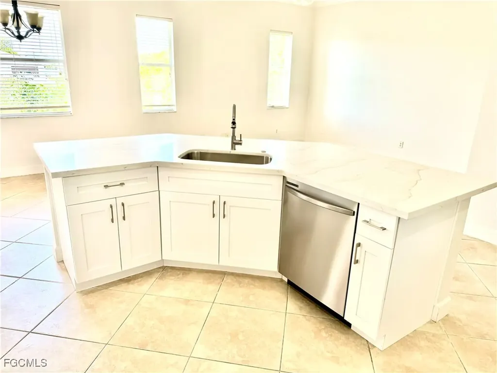 1512 SE 2nd Place Cape Coral FL 33990